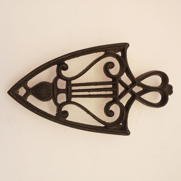 Vintage Cast Iron Footed Trivet - Picture 1 of 7